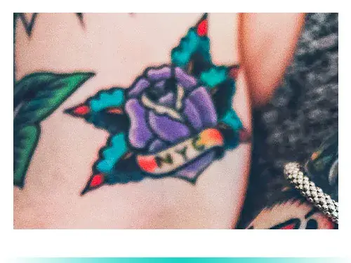 ลบรอยสักสีน้ำเงินม่วง