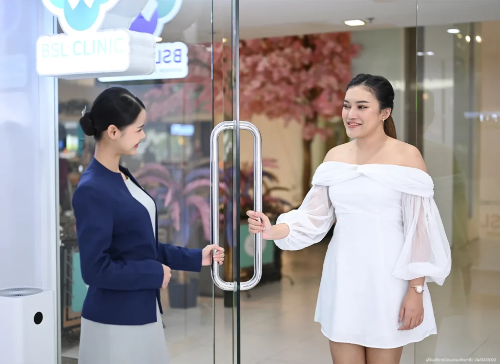 patient-bsl-clinic-open-door-at-sukhumvit-branch