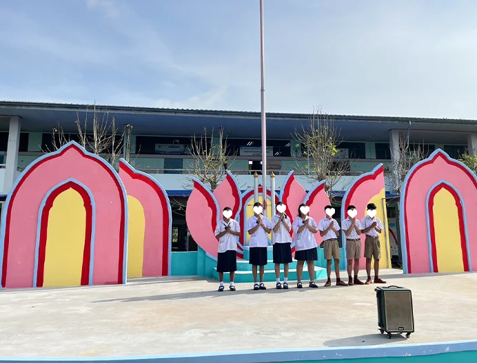 CSR-บริจาคการทำเวทีเสาธงโรงเรียน