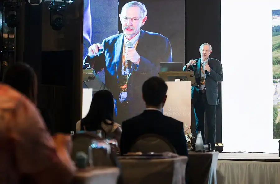 ทีมแพทย์ BSL Clinic เข้าร่วมงาน Quanta Symposium Academy 2026 ร่วมแลกเปลี่ยนองค์ความรู้กับ Prof. Rox Anderson ด้านเลเซอร์ทางการแพทย์